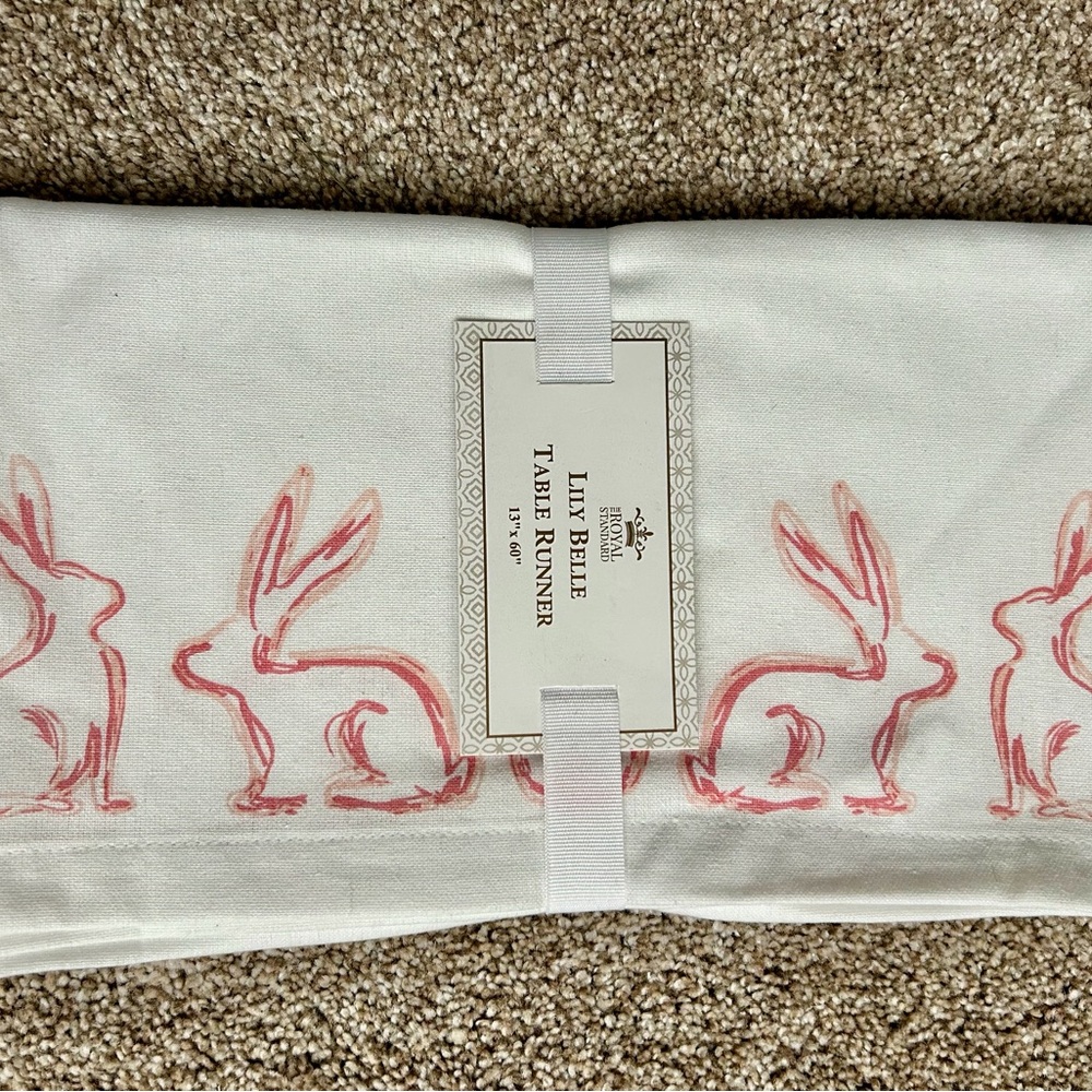 The Royal Standard Lily Belle Table Runner